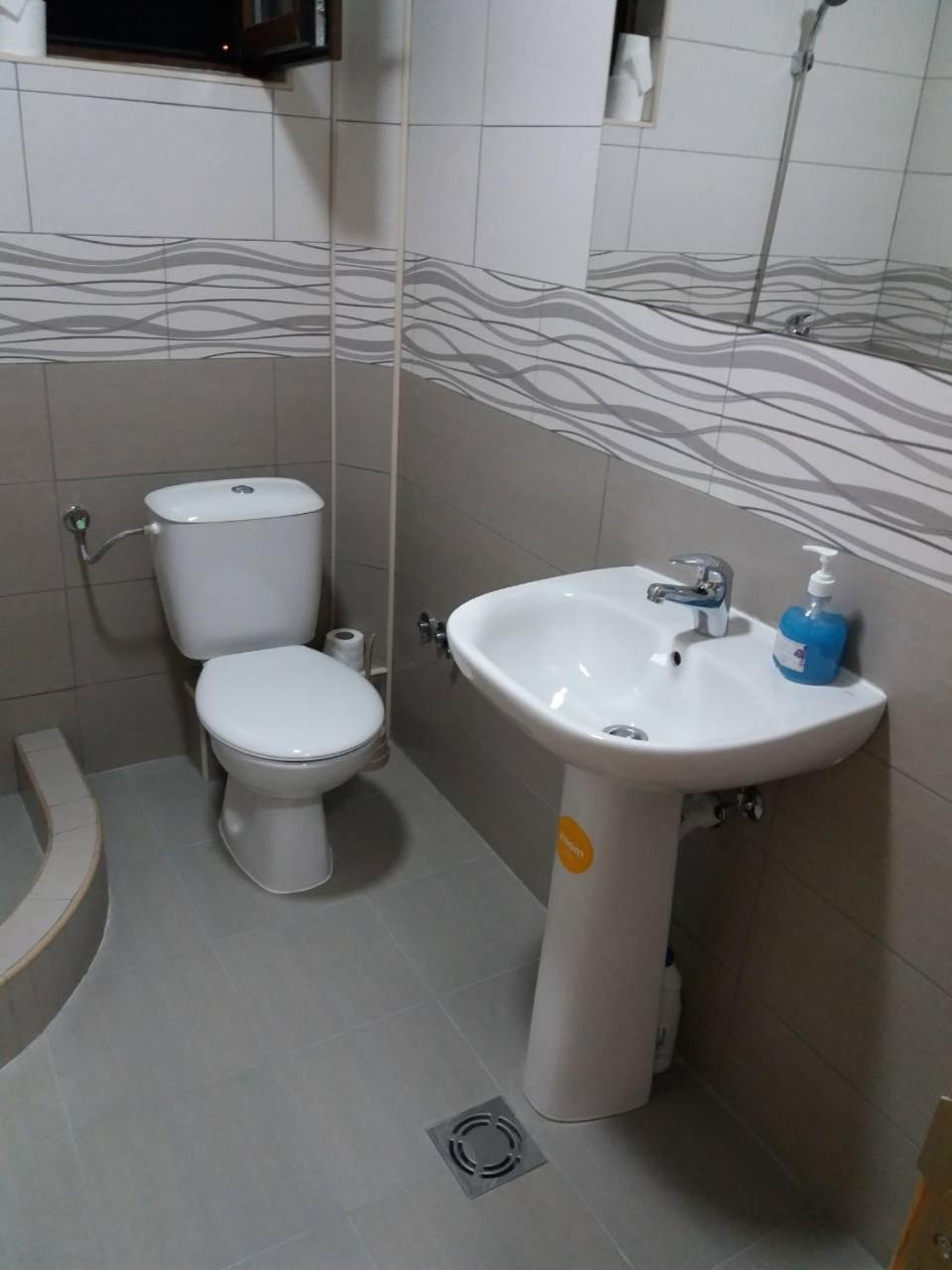 Prenociste I Restoran Ihthis Bajina Basta Kültér fotó