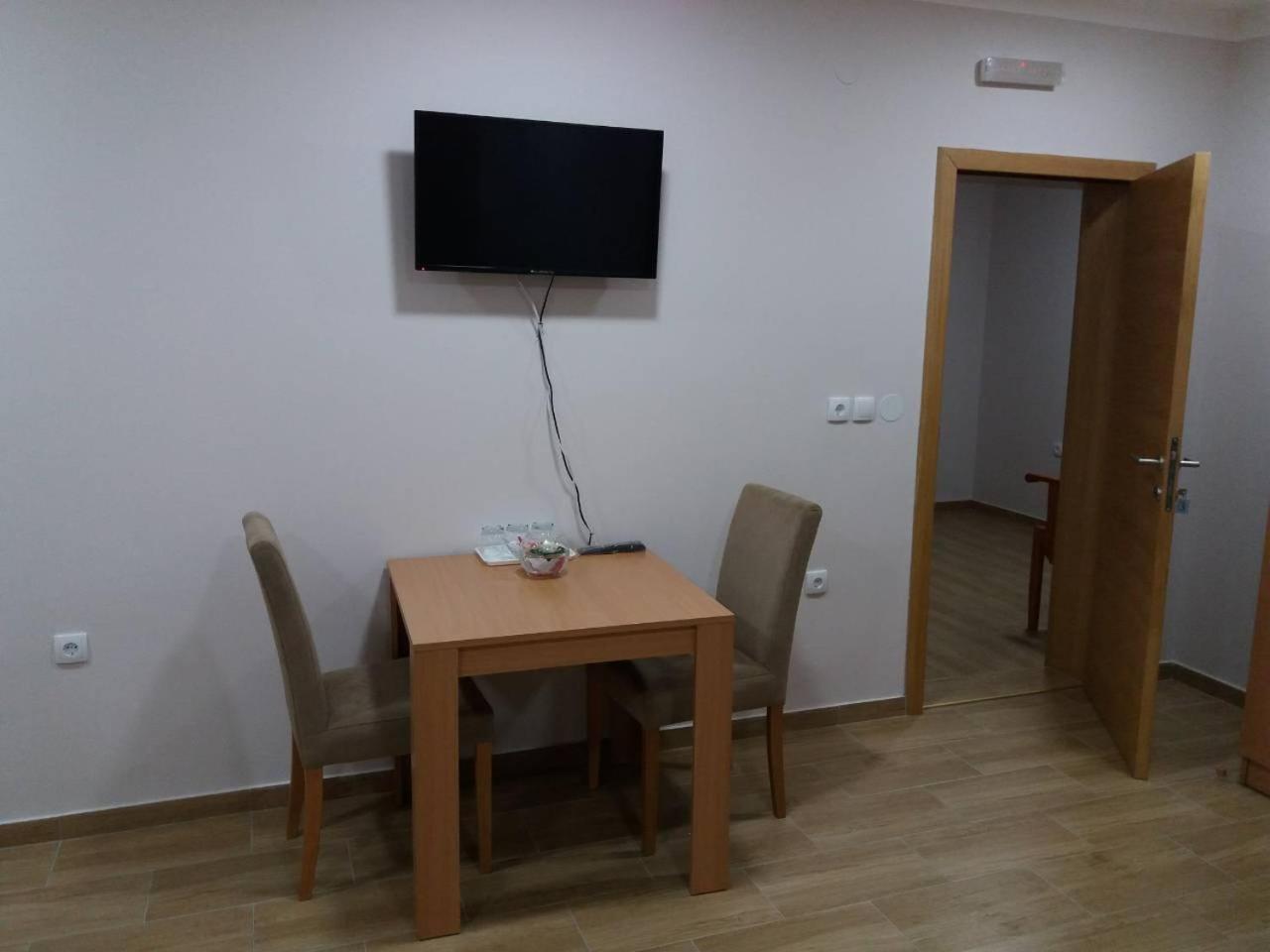 Prenociste I Restoran Ihthis Bajina Basta Kültér fotó