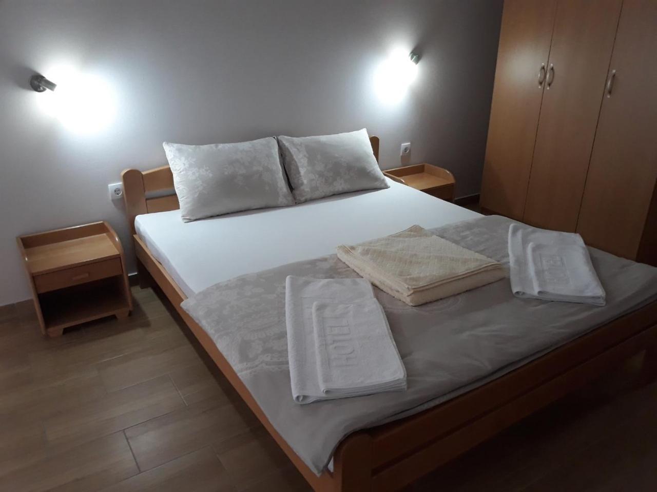 Prenociste I Restoran Ihthis Bajina Basta Kültér fotó